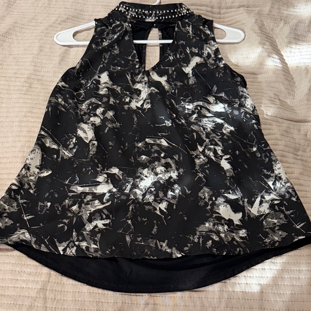 Guess Black and White Abstract Blouse